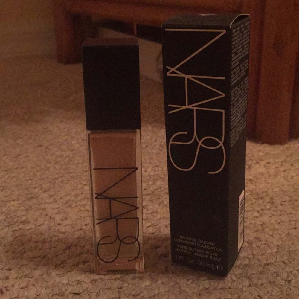 NWOT NARS Natural Radiant LongWear Foundation